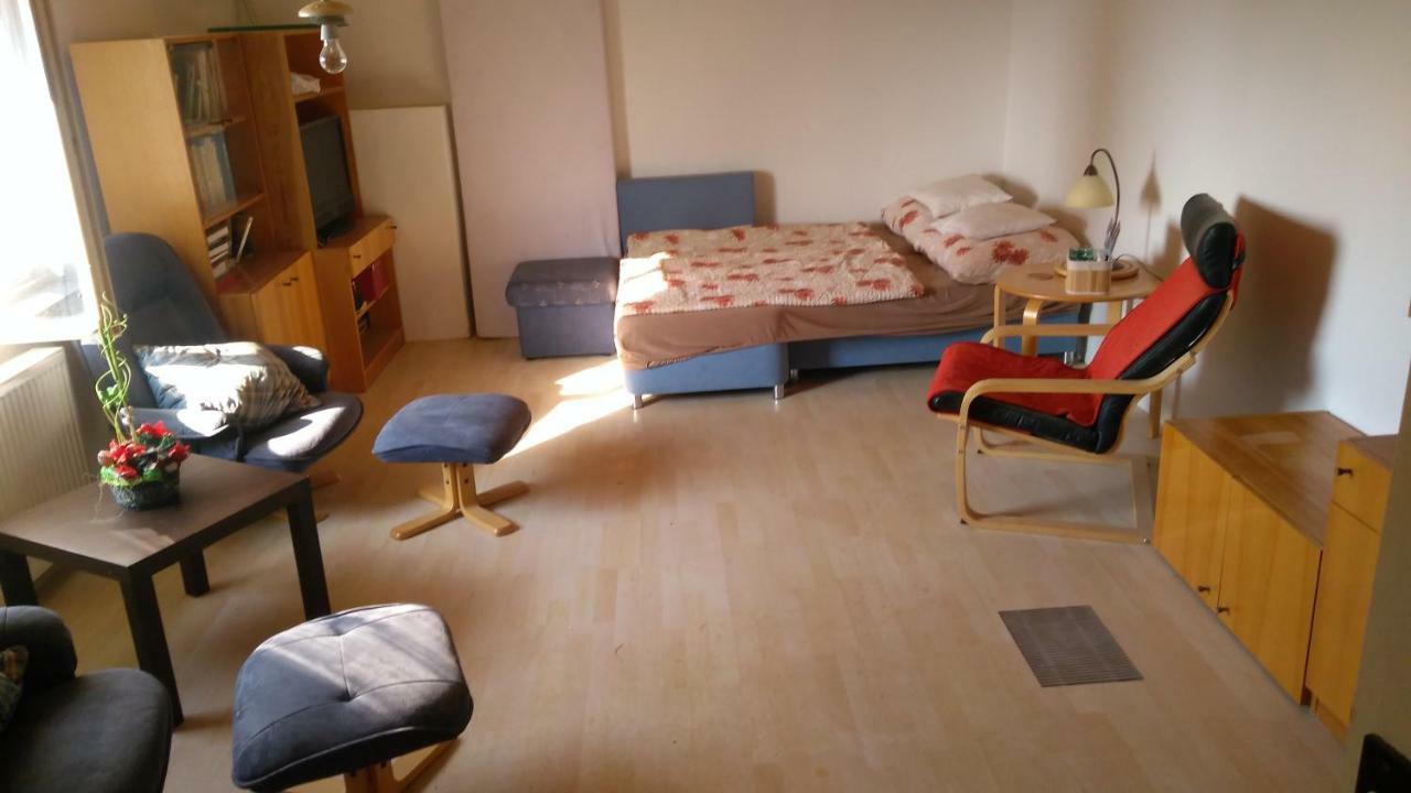 Weselitschko U Babicky A Jeji Psi Smecky 게스트하우스 외부 사진